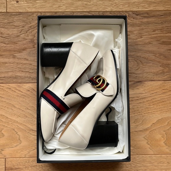 Gucci Payton Beige Loafers - Picture 4 of 6